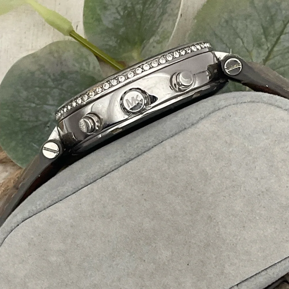 Michael Kors Sawyer Gray Leather Women’s watch all stainless‎ steel 251509 used